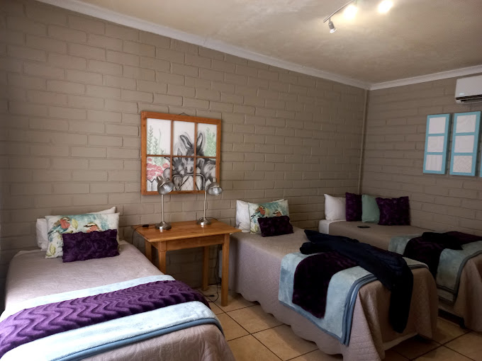 Lodge Accommodation in Keimoes - Kokerboom Lodge