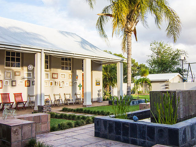 Guest House Accommodation in Keimoes - Ou Skool Guest House