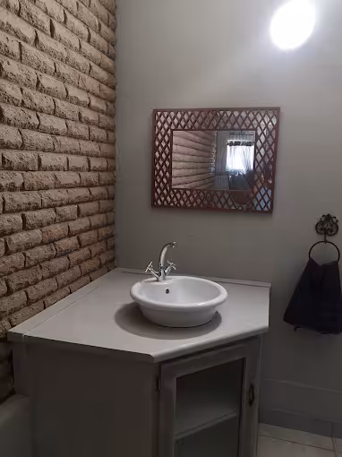 Self-Catering Guest House in Keimoes - Elim Guest House & Venue