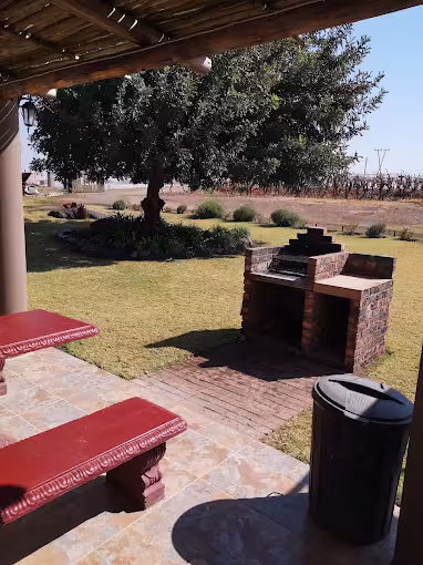 Self-Catering Guest House in Keimoes - Elim Guest House & Venue