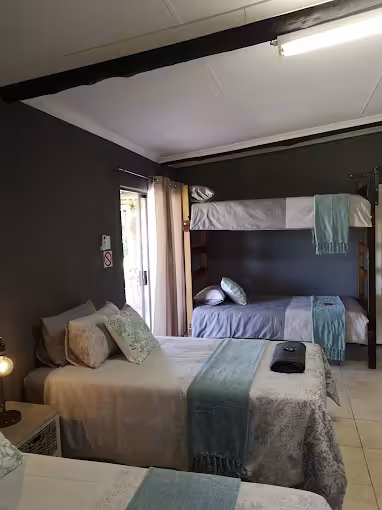Self-Catering Guest House in Keimoes - Elim Guest House & Venue